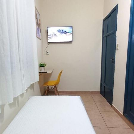 Quarto Individual Em Hospedaria No Centro أورو بريتو المظهر الخارجي الصورة